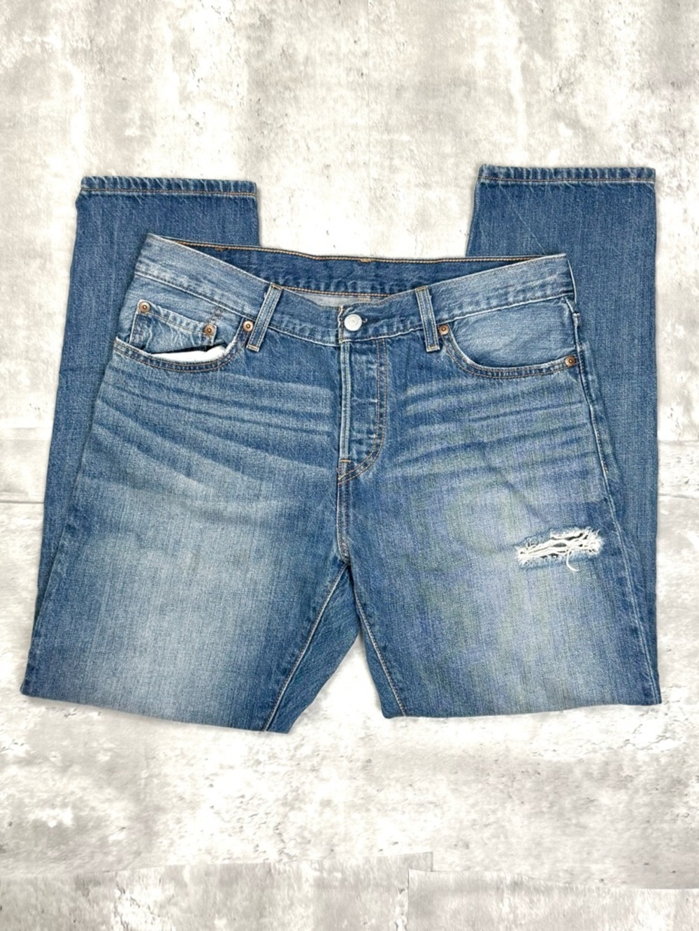 Levi’s 501 CT Jeans Women’s 28x34 Light Wash Distressed Straight